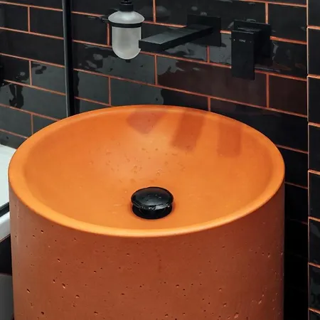 דירה On Hnatiuka With Parking לבוב