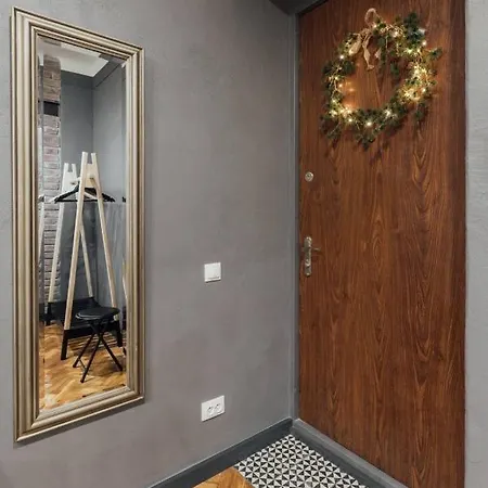 On Hnatiuka With Parking דירה לבוב