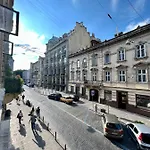 On Hnatiuka With Parking * Λβιβ