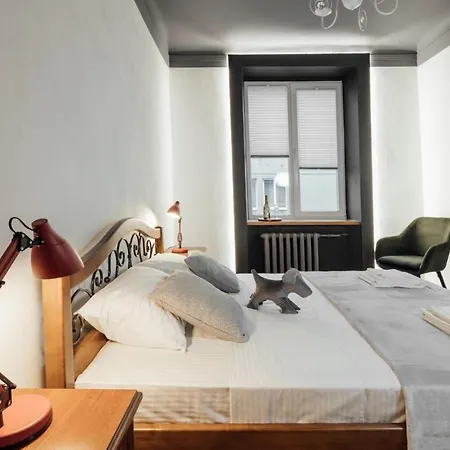 Apartament On Hnatiuka With Parking Lwów