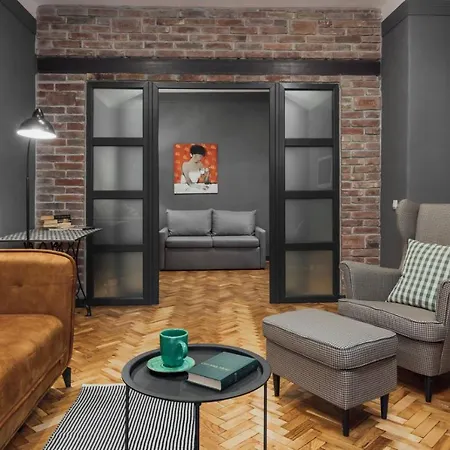 On Hnatiuka With Parking *