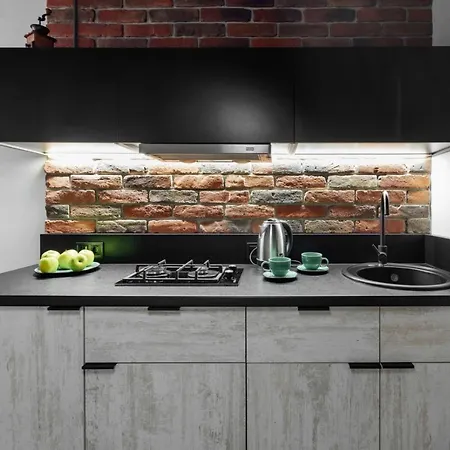 On Hnatiuka With Parking *