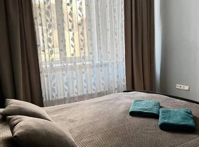 On Hnatiuka With Parking Apartament *