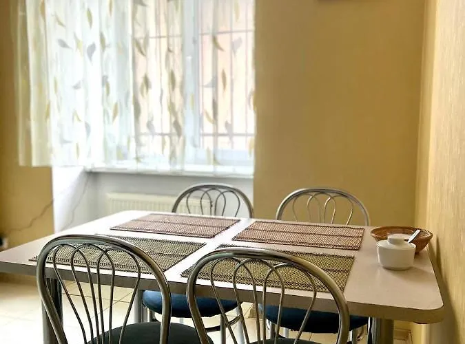 Apartment On Hnatiuka With Parking *