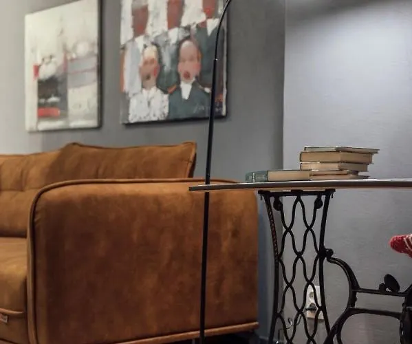 On Hnatiuka With Parking *