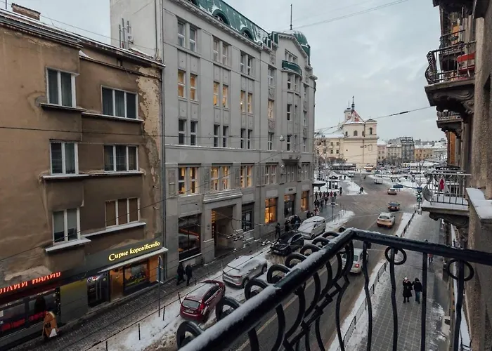 Apartament On Hnatiuka With Parking