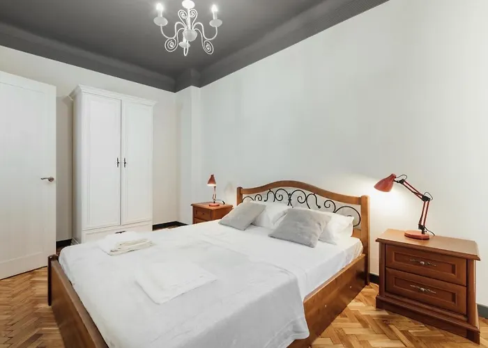 Apartman On Hnatiuka With Parking Lviv