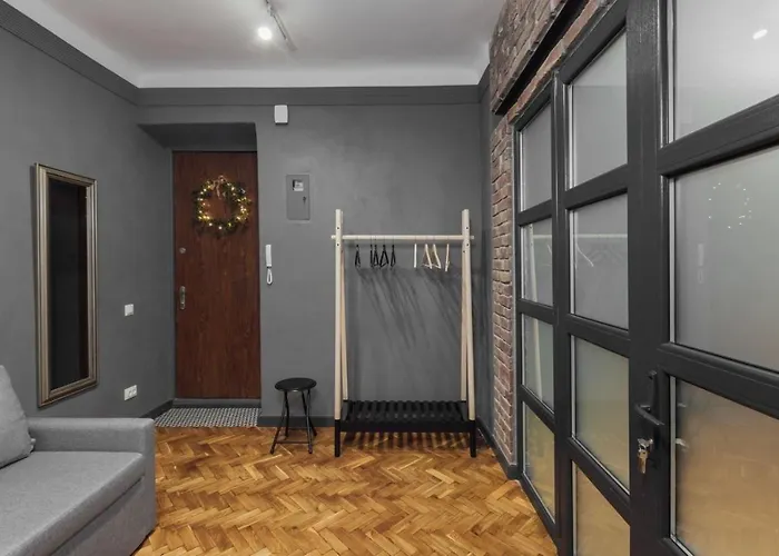 On Hnatiuka With Parking *