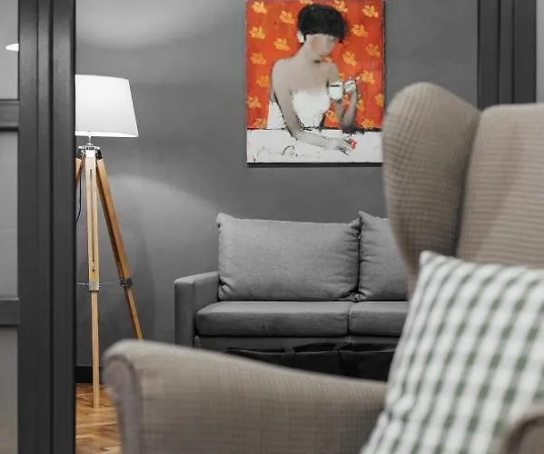 On Hnatiuka With Parking *