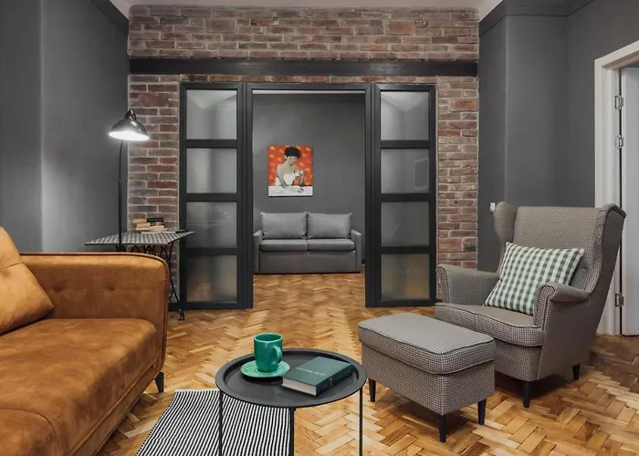 On Hnatiuka With Parking *